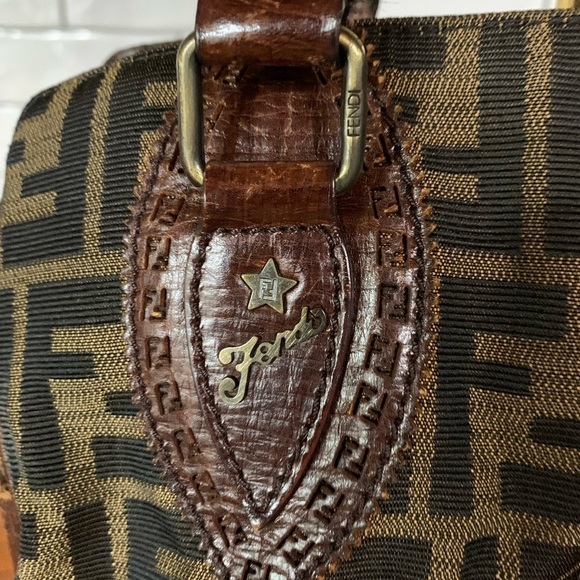 Fendi du jour bag with card and COA included. Zucca. Authenticated - Picture 14 of 16